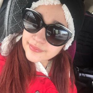 Meet your Posher, Ana